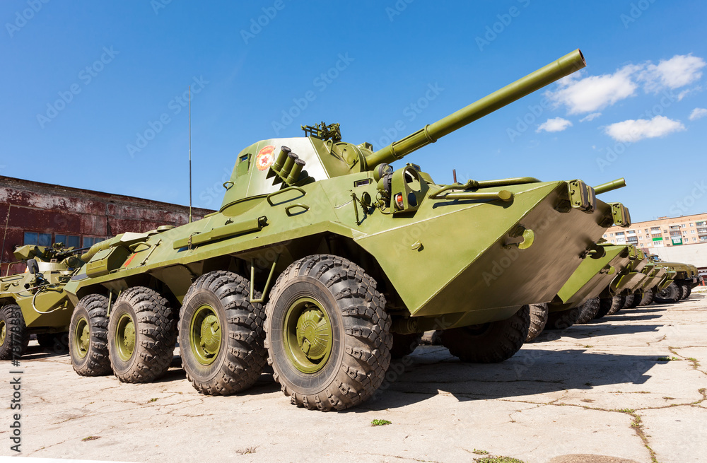 Nona-SVK 120mm self-propelled mortar carrier on wheeled chassis Nona-SVK 120mm self-propelled mortar carrier on wheeled chassis
