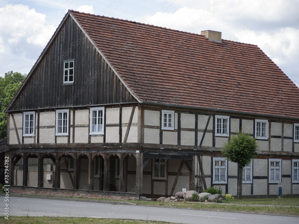 Garz-Vorlaubenhaus-Halbseite Garz-Vorlaubenhaus-Halbseite