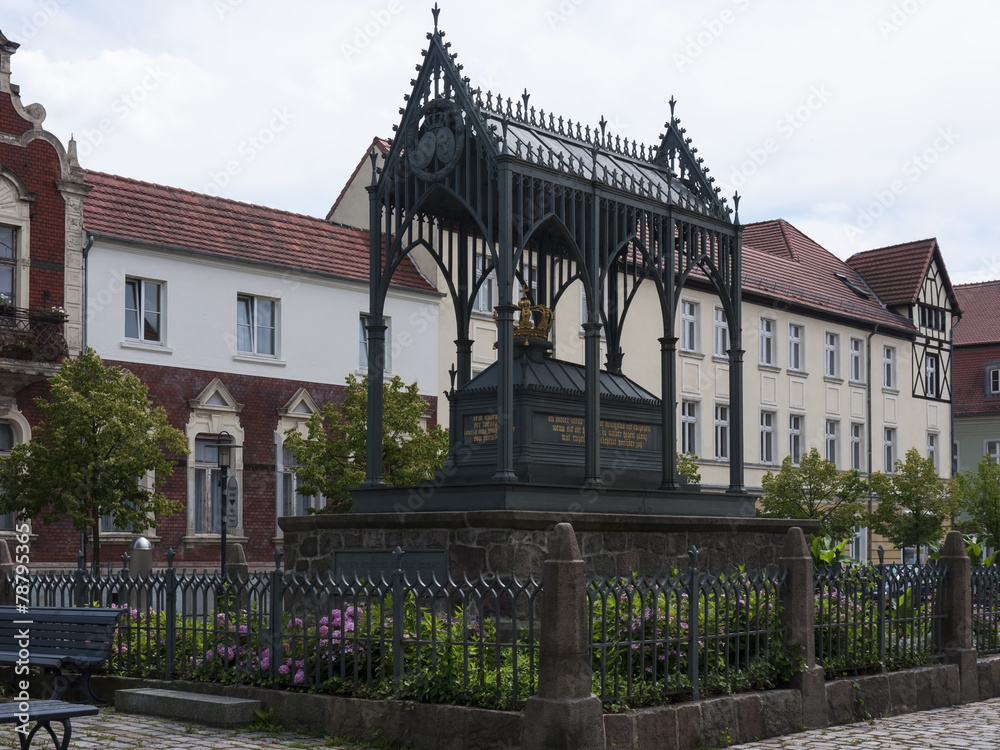 Gransee-Luisendenkmal-Baldachin