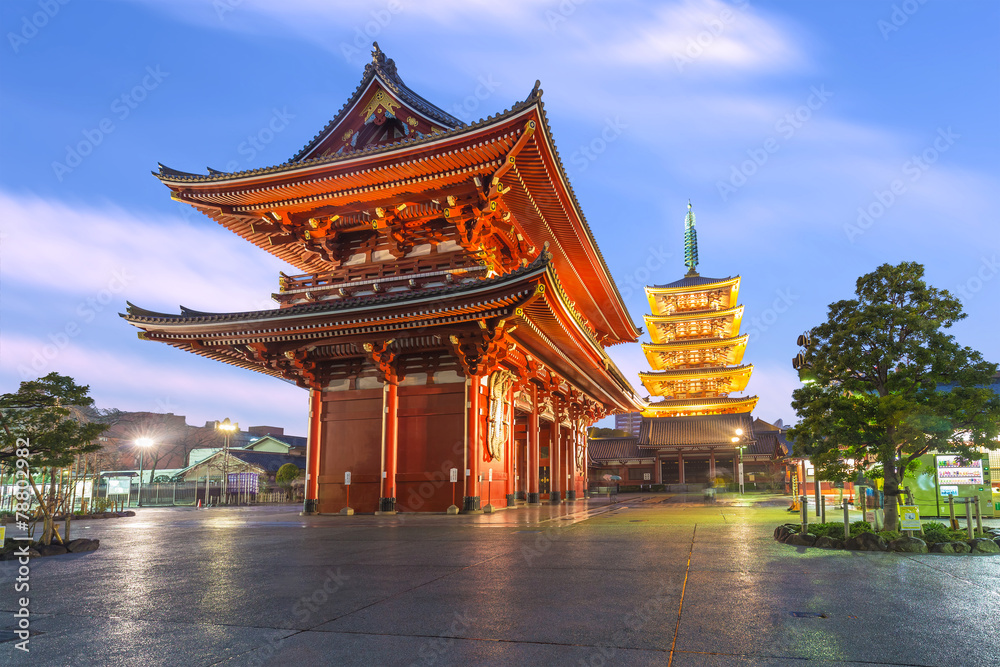 Naklejka premium Tokio - Świątynia Sensoji w Asakusa, Japonia
