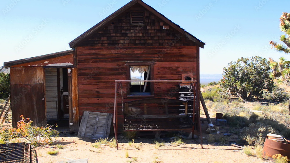 Old Abandon Home in the Mojave Desert Old Abandon Home in the Mojave Desert