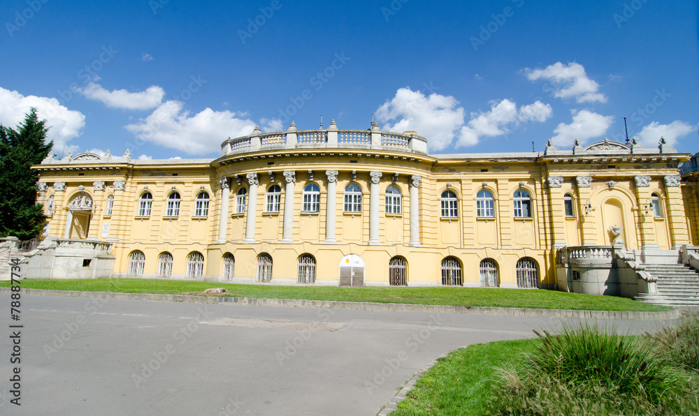 Obraz premium Széchenyi bath in Budapest City park, Hungary