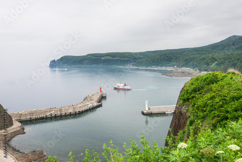 知床半島　ウトロ港 photo