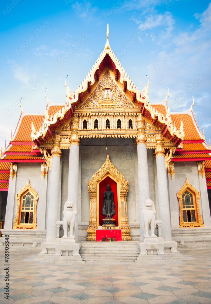 Fototapeta premium Beautiful Thai Temple Wat Benjamaborphit, temple in Bangkok, Tha