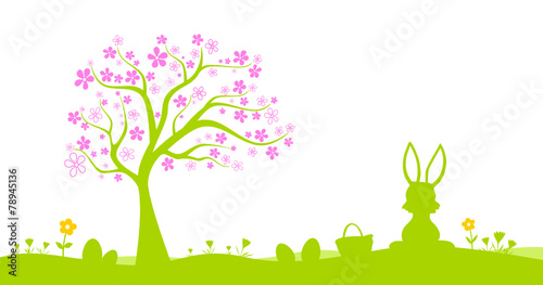 Grüne Osternwiese mit Baum
