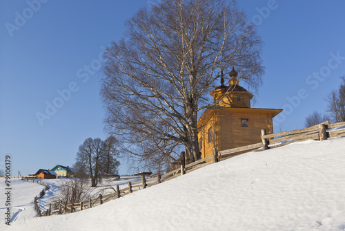 Пейзаж северной деревушки зимой в России