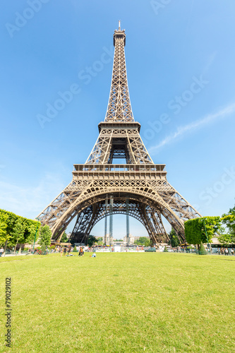 Eiffel Tower Paris © vichie81