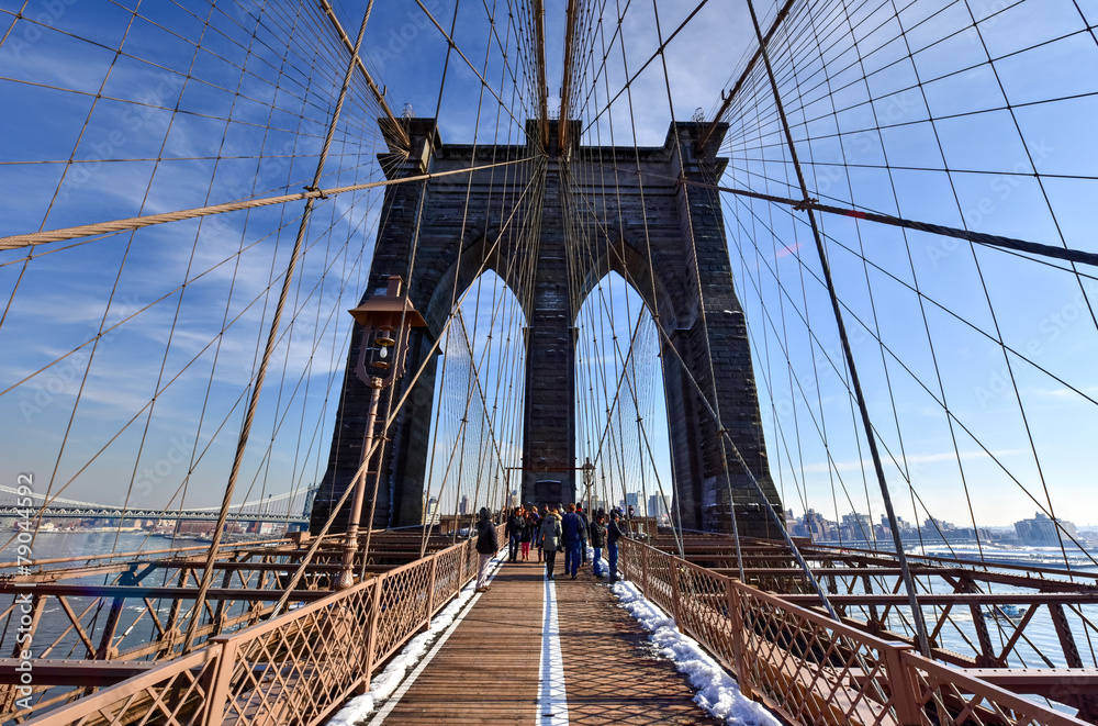 Fototapeta premium Brooklyn Bridge, Winter - New York CIty