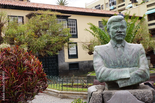 Büste von Paco Alfonso an der Plaza Concejil