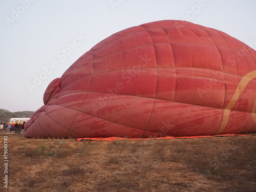 Globos aerostaticos sobre Bagan (Myanmar) photo