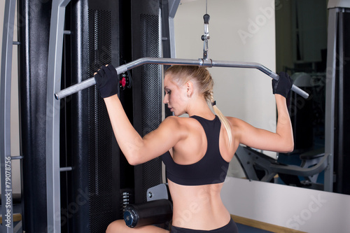 Slika na platnu Strong woman performing exercise