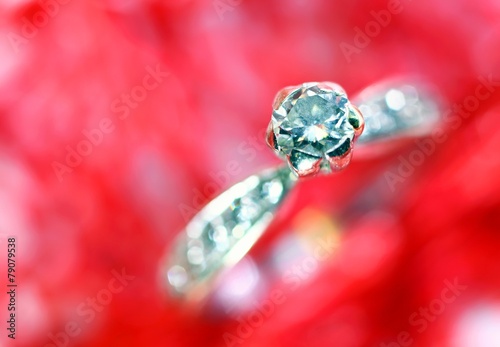 macro diamond ring in white gold and many little diamonds