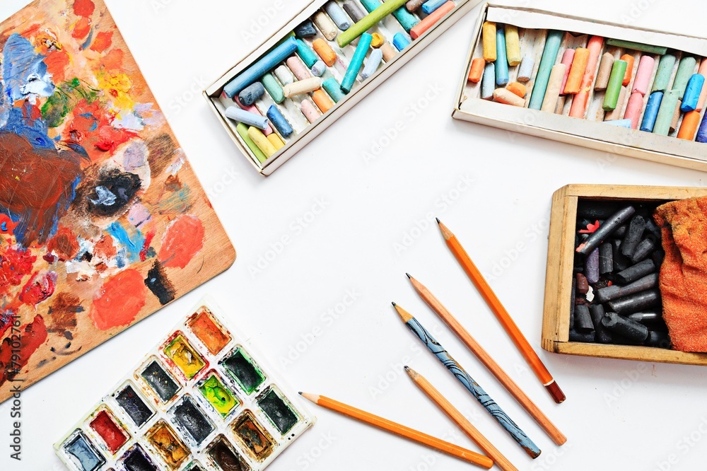 Naklejka premium Pencils and paints
