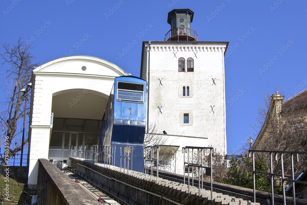 Obraz premium Historic funicular and Kula Lotrscak in Zagreb is one of many tourist attractions in Zagreb, Croatia