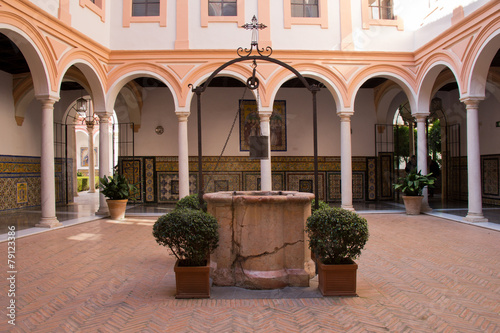 Obraz na płótnie Patio in Museo de Bellas Artes Seville w salonie