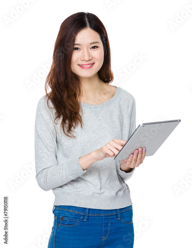 Young woman use of tablet
