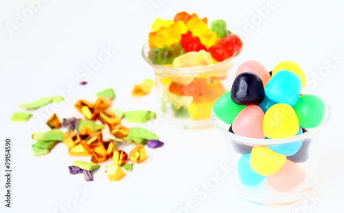 bonbons colorés gélifiés assortiment de couleurs © Patryssia
