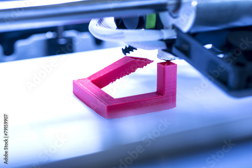 Three dimensional printing machine