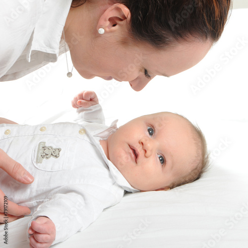 jeunne femme et bébé