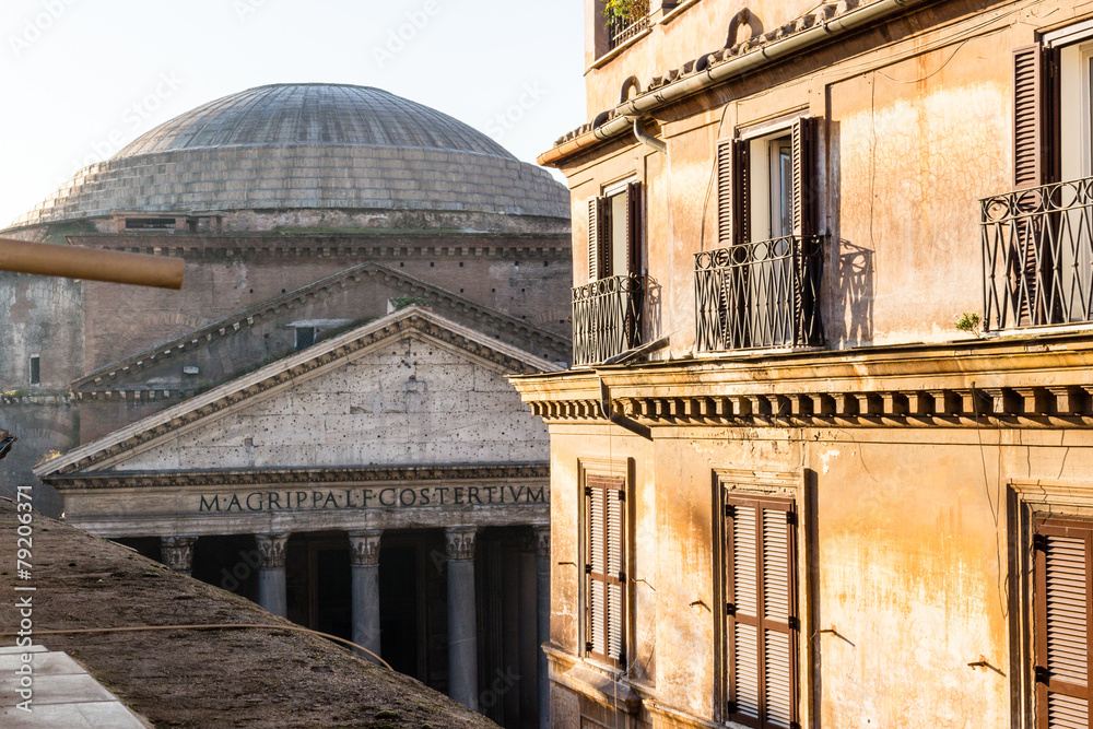 Fototapeta premium Windows of historical building in the center of Rome