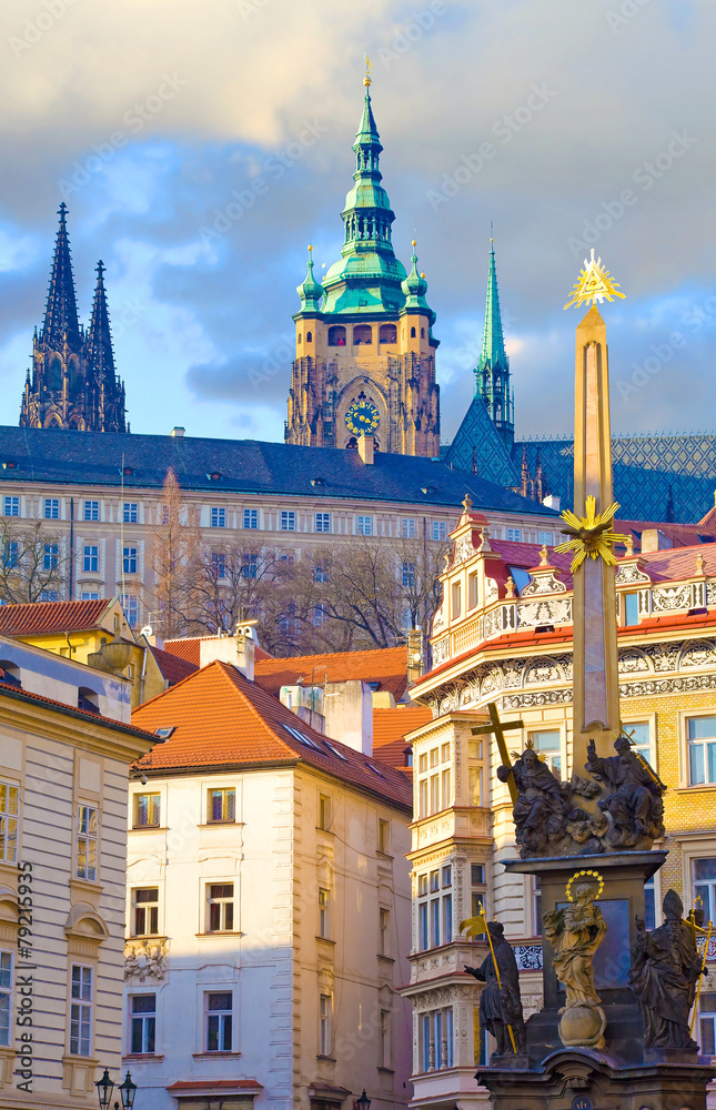 Prague, Château et cathédrale vus de la  place de Malá Strana