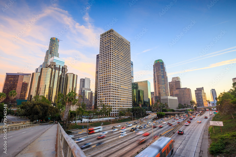 Fototapeta premium Downtown Los Angeles skyline during rush hour