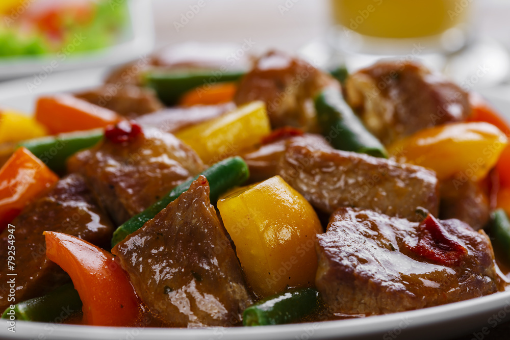 beef stew with peppers and green beans beef stew with peppers and green beans