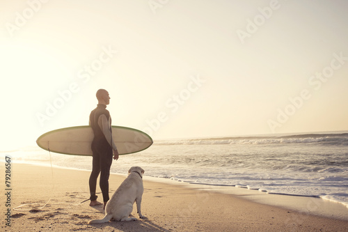 Surfist and his Dog © ikostudio