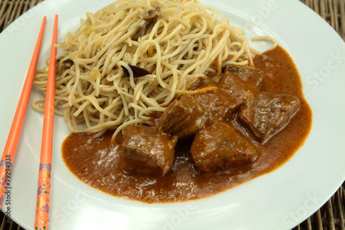 sauté de boeuf et nouilles chinoises