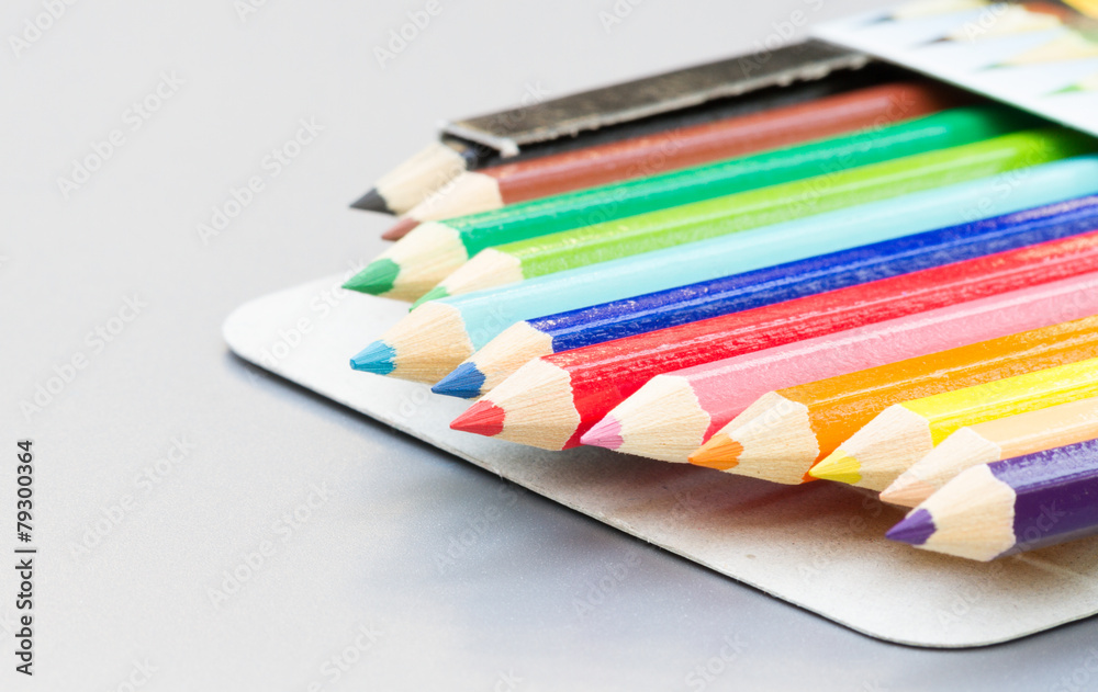 Naklejka premium close up set of crayons and mix color on table