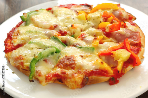 Italian pizza ham cheese and pepper