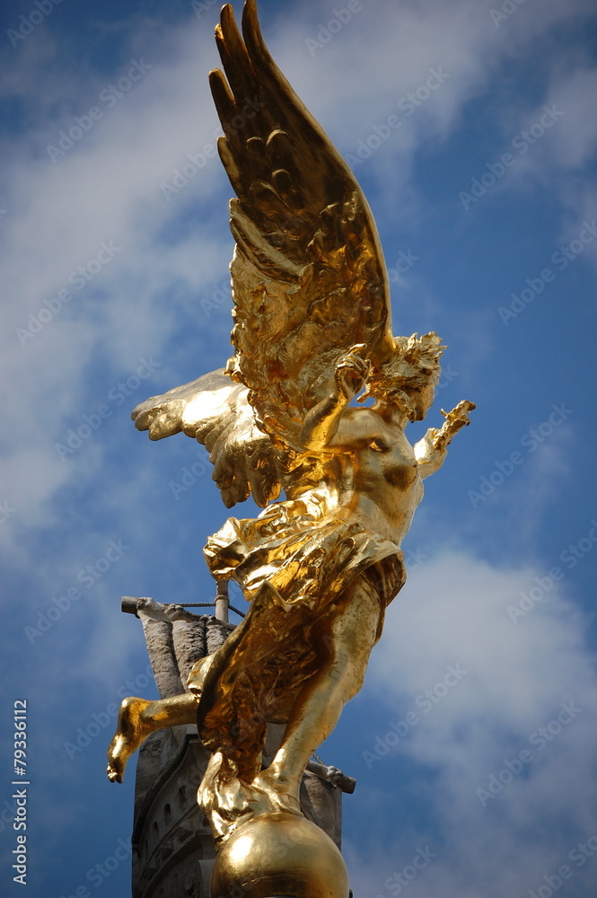 Fototapeta premium Paris Statues