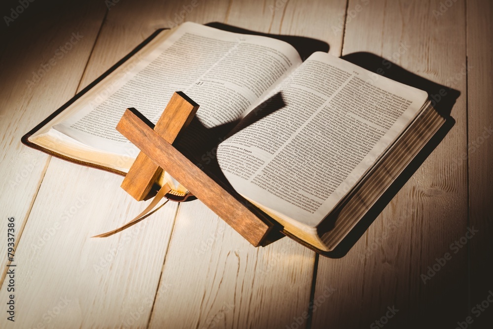 Fototapeta premium Open bible and wooden cross