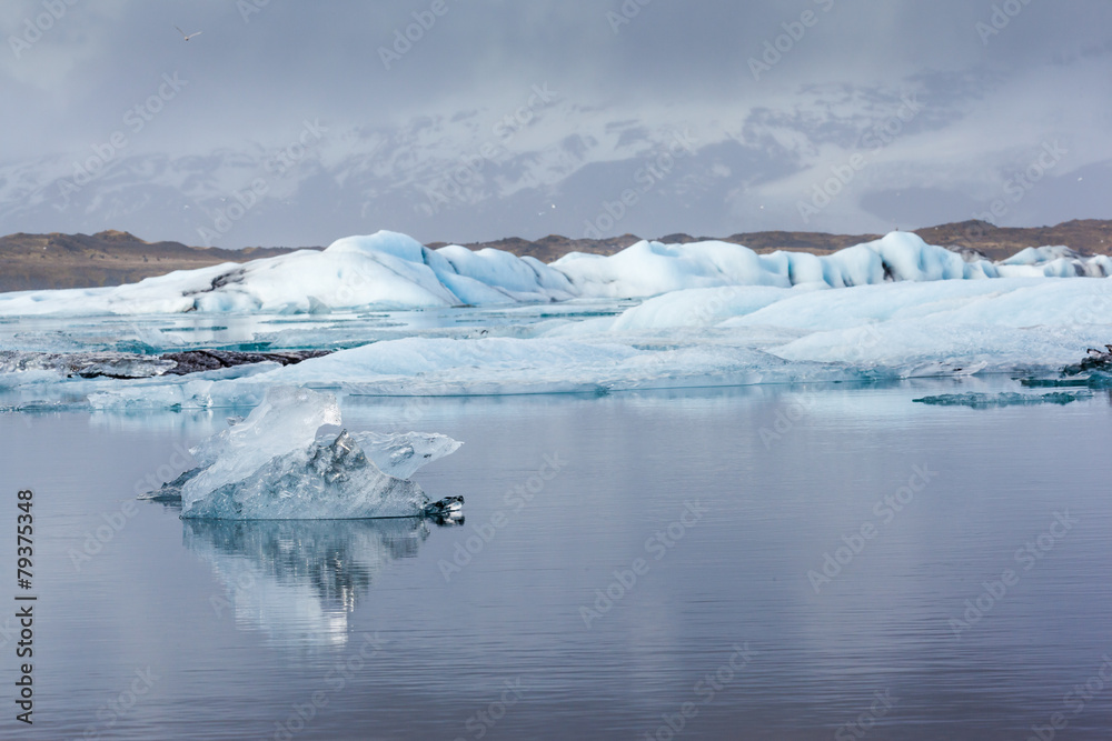 Obraz premium Icebergs in Jokulsarlon Glacier Lagoon, Iceland