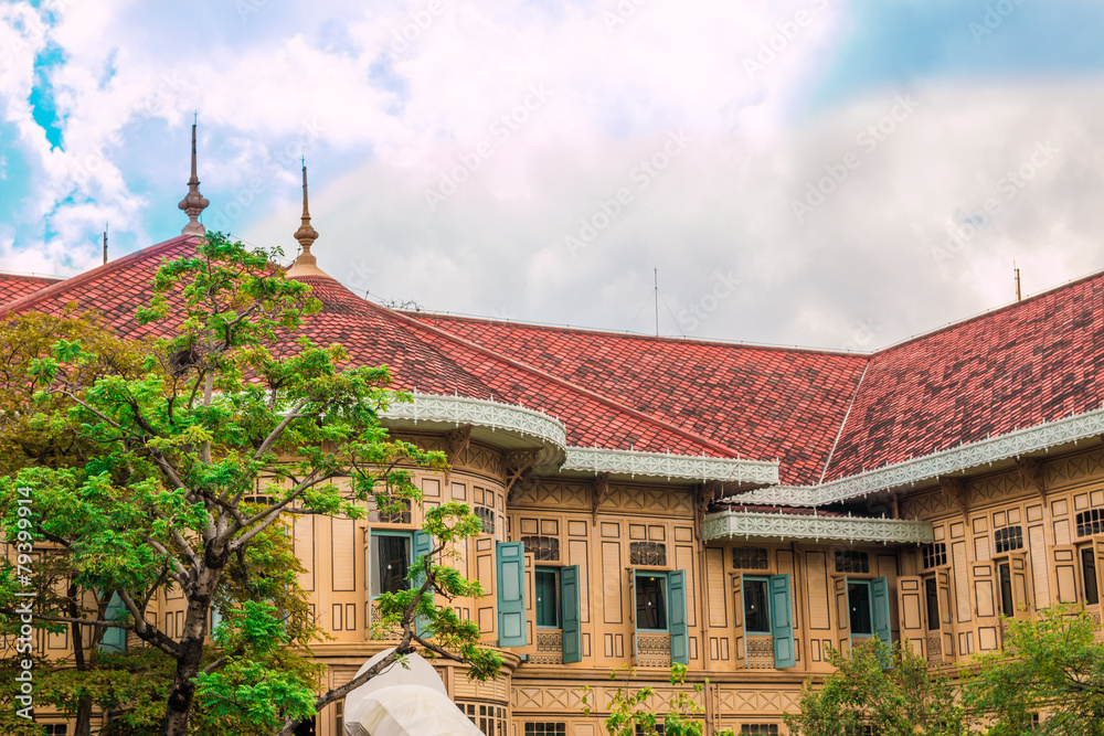 Vimanmek Mansion, Dusit Palace, the world's largest golden teak