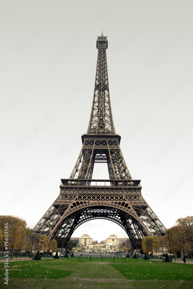 The Eiffel Tower in Paris. beautiful photos of Europe