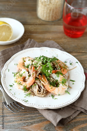 Buckwheat noodles with shrimp and cilantro