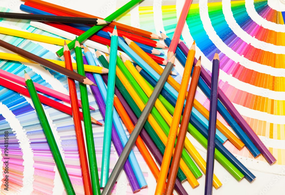 Fototapeta Crayons de couleurs et charte de nuances de coloris
