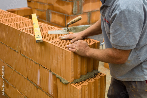 Bauarbeiter auf einer Baustelle photo