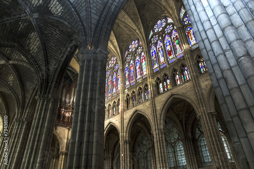 Fotografía interiors and details of basilica of saint-denis,  France