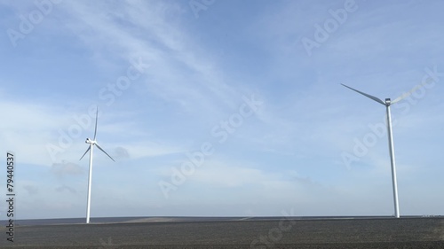 Electricity generating wind turbine