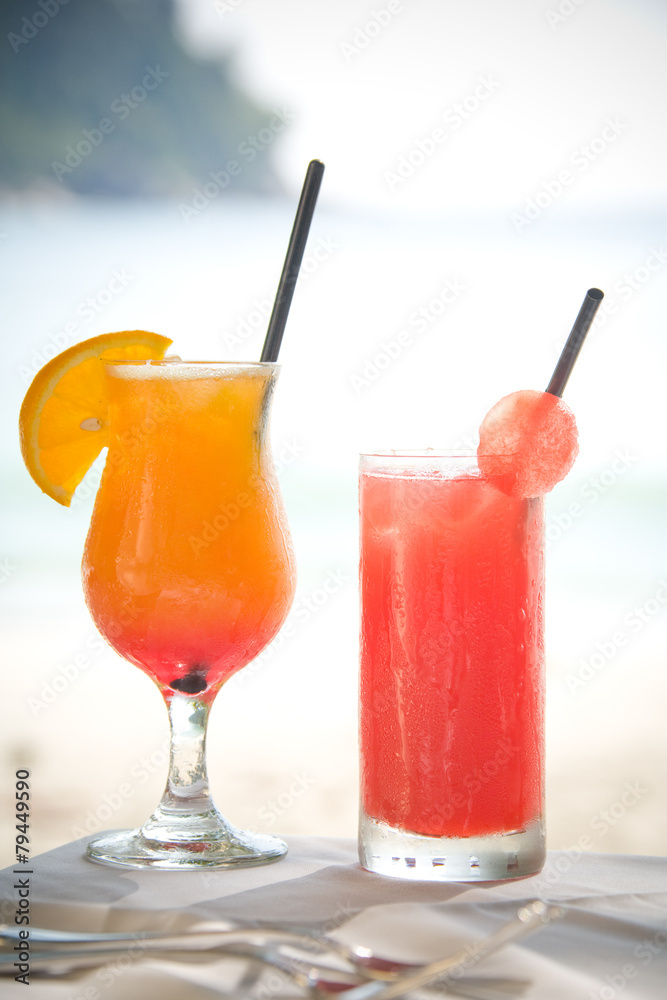 海と飲み物 夏のイメージ Image of the sea and the cold drink 海と飲み物 夏のイメージ Image of the sea and the cold drink