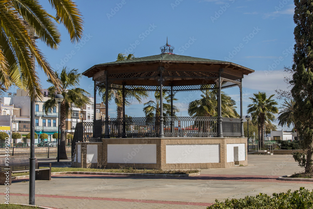 Fototapeta premium vintage gazebo bandstand on a urban park 