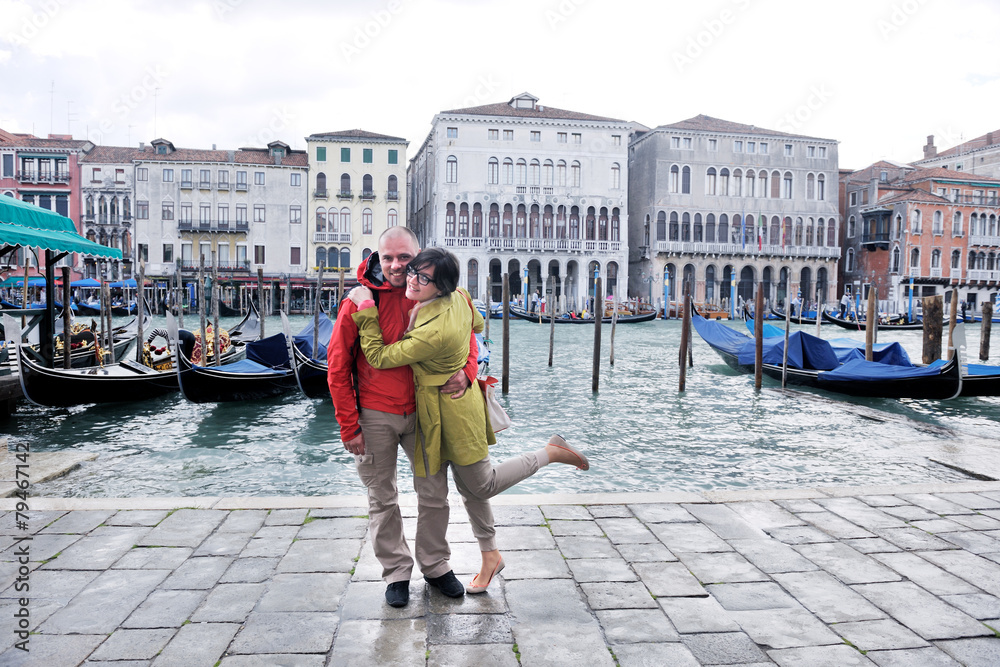 Fototapeta premium happy couple in venice