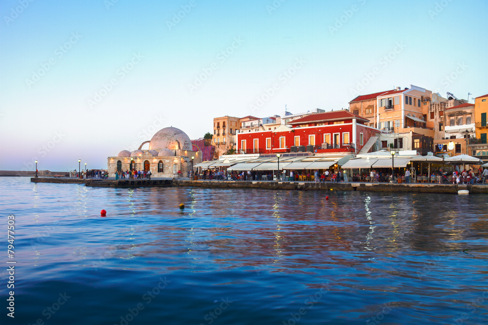 Obraz premium venetian habour and Turkish Mosque Yiali Tzami of Chania