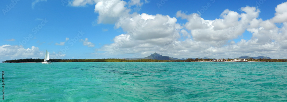 panorama sur le bleu et la côte de l'île maurice