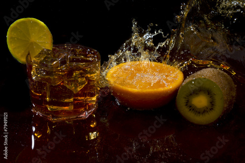 фрукты напиток и лёд