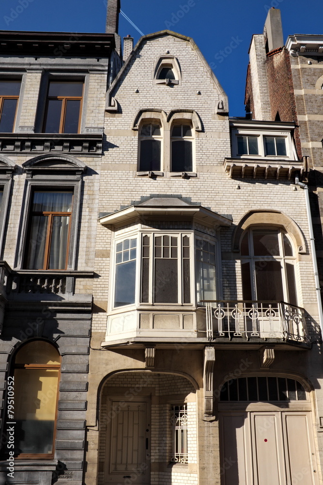Maison ancienne à Bruxelles avec bow-window