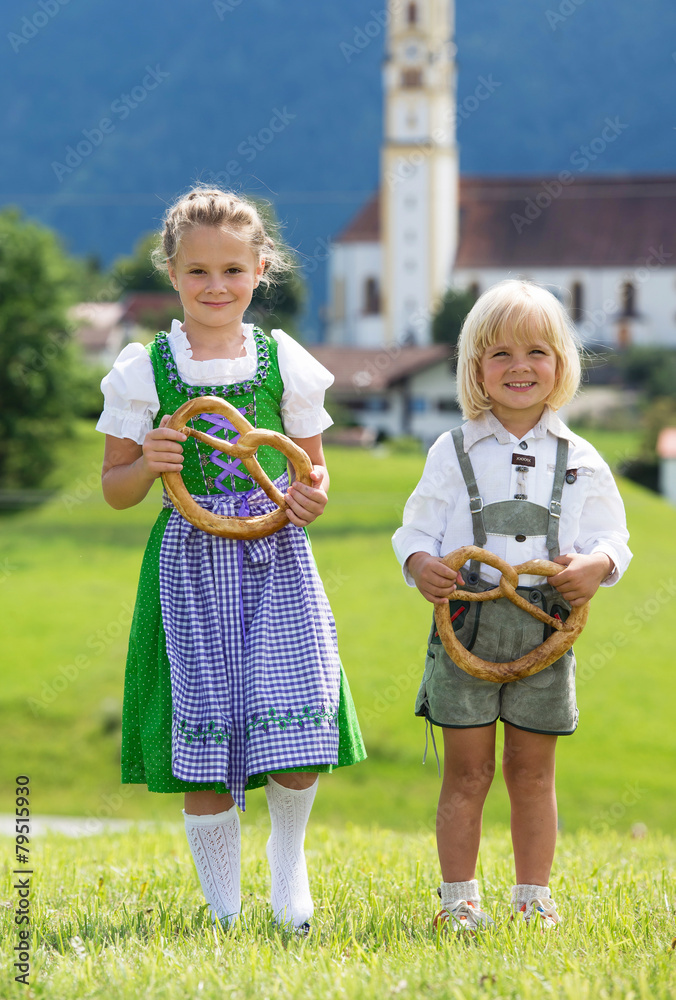 german traditional clothing for children
