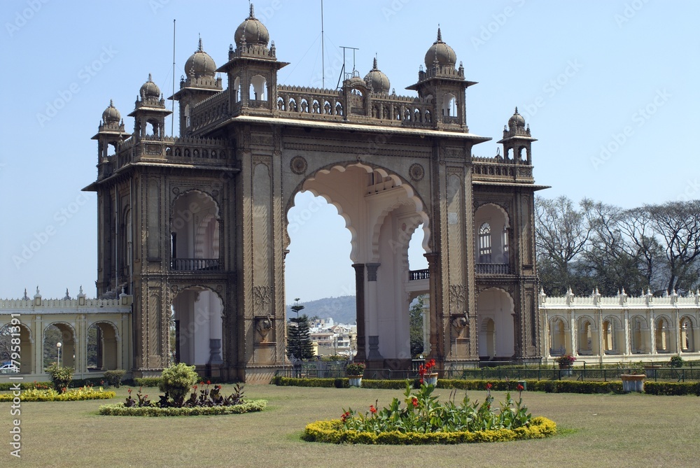Fototapeta premium Mysore; Gateway of Mysore Palace